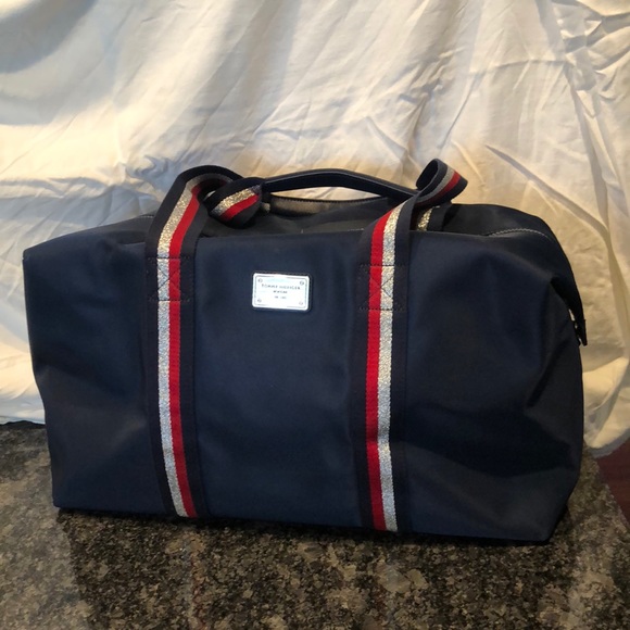 tommy weekender bag